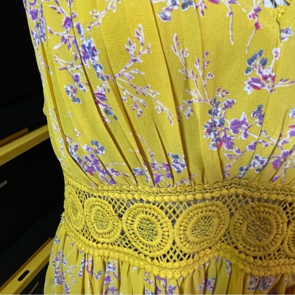 Entro Mustard Floral V-Neck Top - Picture 8 of 8